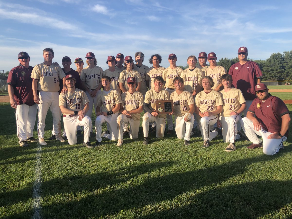 MetroNewsSports's tweet photo. Williamstown rallied from separate one-run deficits in each of its final two at bats to earn a 6-5 win against Tyler Consolidated in a decisive winner-take-all sectional final. #wvprepbase 

https://t.co/NcaDA2xE7j https://t.co/jvRM9HNSaY
