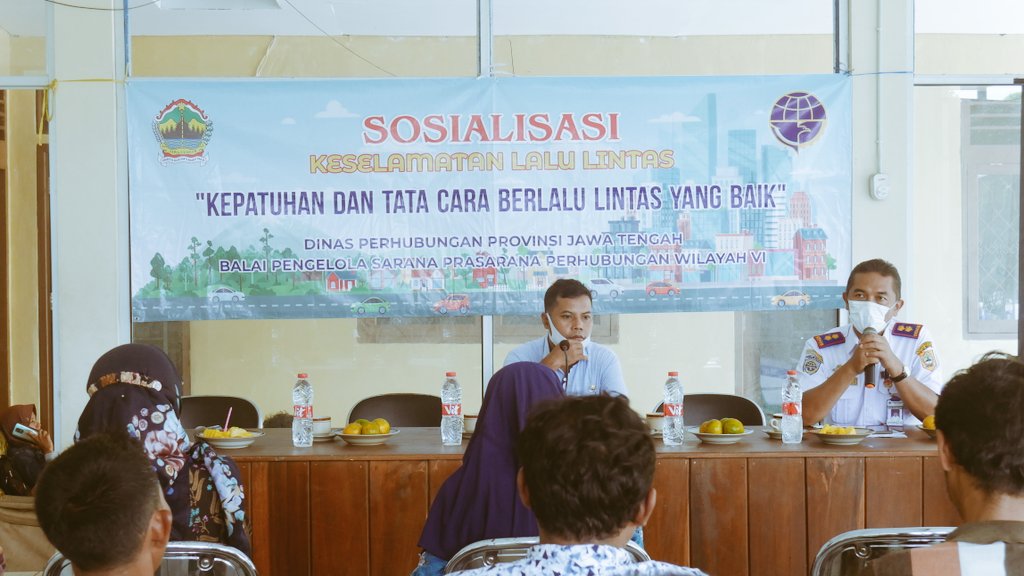 DesaBeluk's tweet photo. Sosialisasi Keselamatan Lalulintas Desa Beluk oleh @perhubunganjtg https://t.co/W2jFrFrgVo