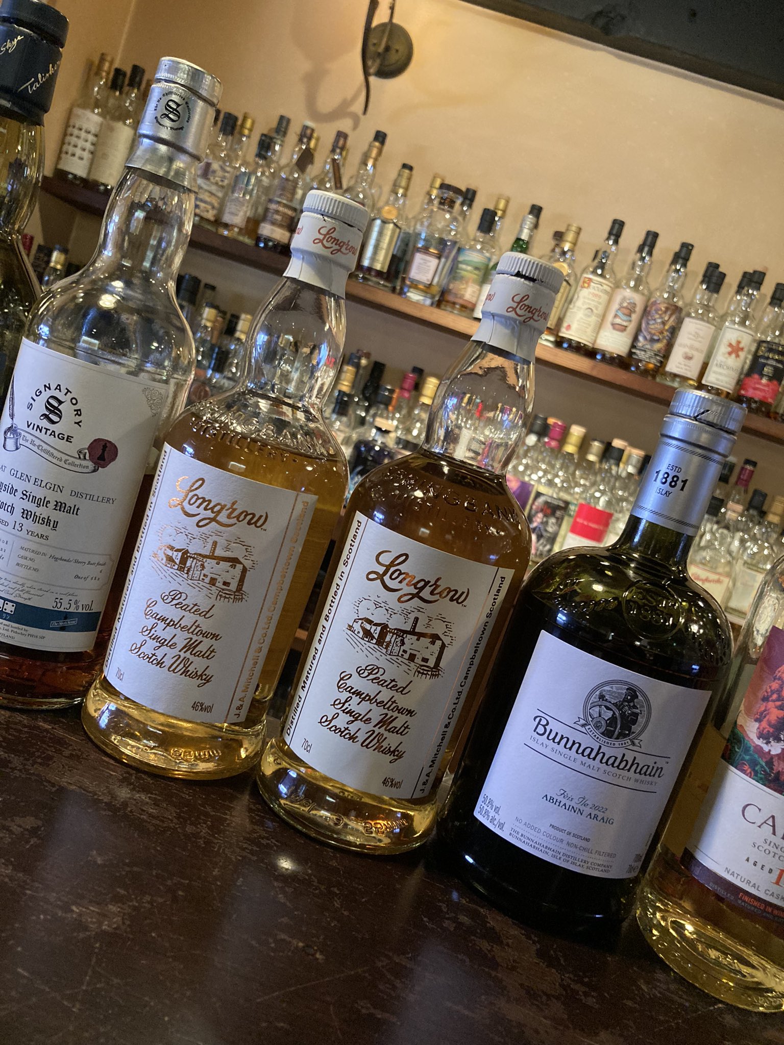 加藤 唯 昼からウイスキーの飲める店 池袋 J S Bar Coffee Cigarette 本日も元気に始まりました 新入荷あります 本日も皆様の御来店お待ちしてます T Co 3el8kk41vj Twitter