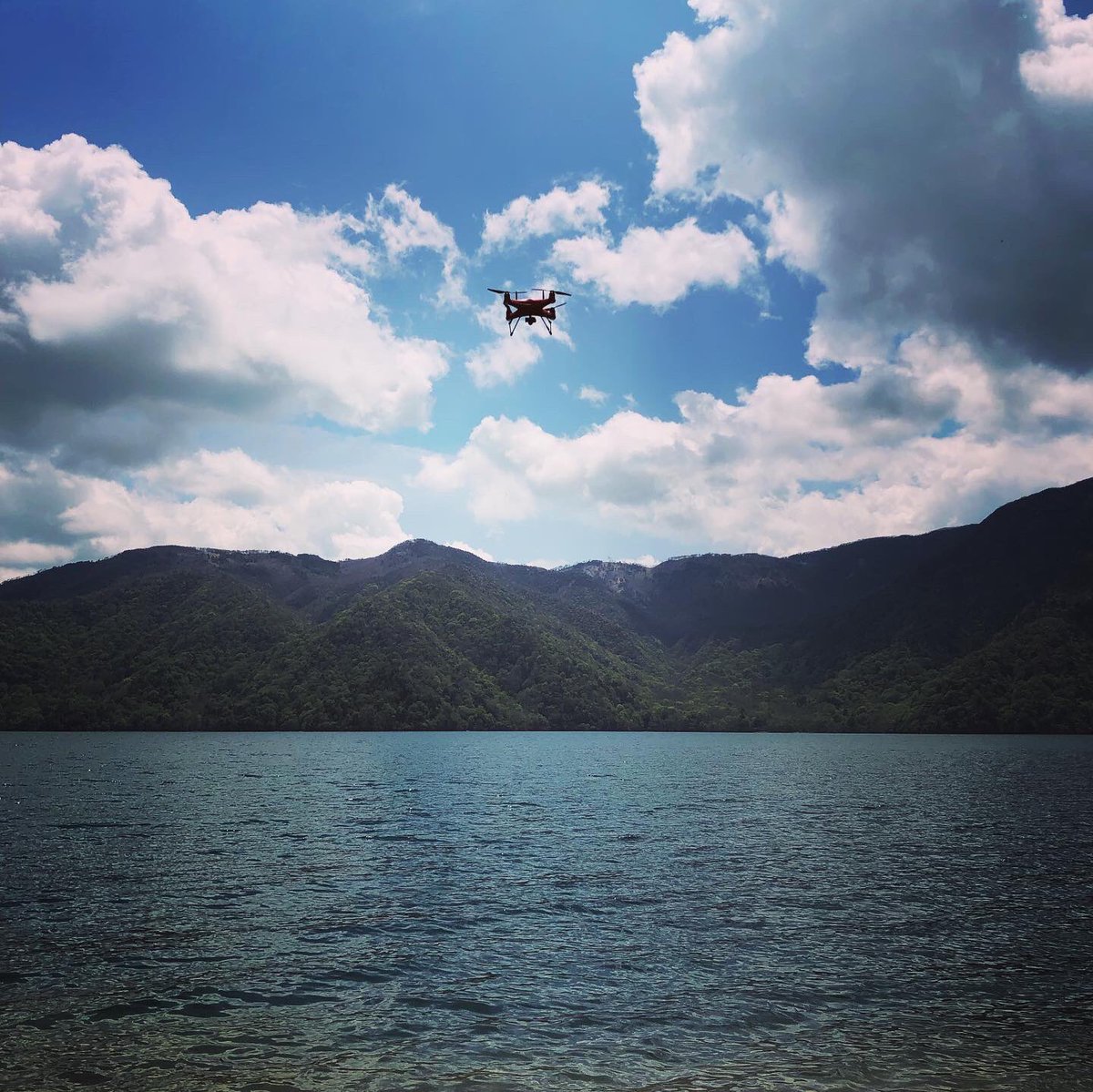 _rinbou_'s tweet photo. 水上離着陸テスト。
下地を気にしなくて良いので楽。
#swellpro 
#splashdrone4 https://t.co/cEjQbrztrk