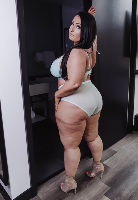 Come chat with me https://t.co/UsFsoSVZxV ? https://t.co/ArjgrVfGtX
