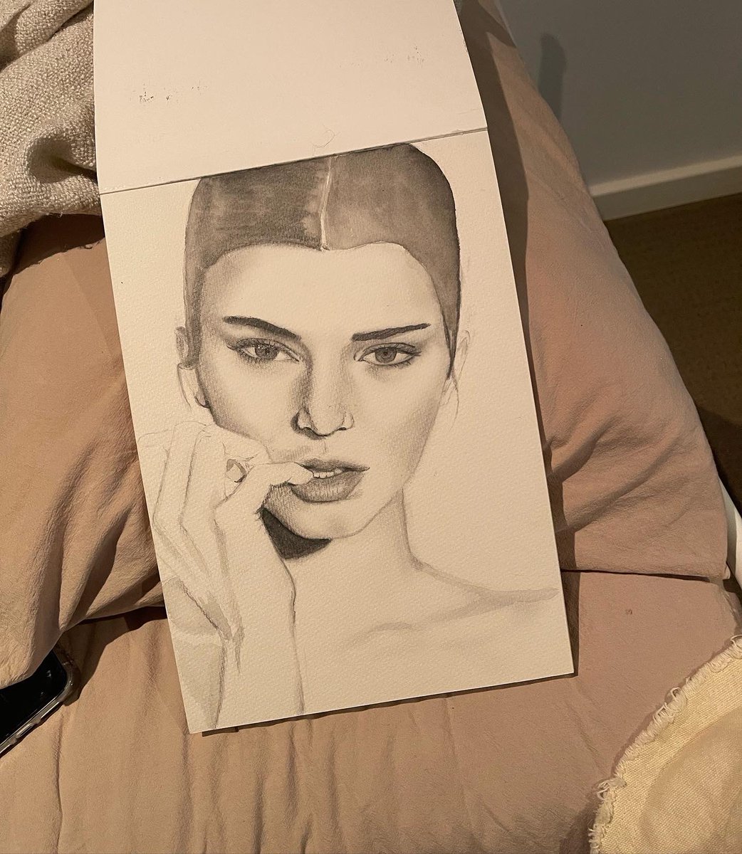 Main4Wendy's tweet photo. Work by my very own artist-in-residence ✍️🎨👩‍🎨 - I’m excited to see these finished soon 😊#mydaughterisanartist #celebritysketch #emmawatson #tomholland #jenniferlawrence #kendalljenner #graphitesketching https://t.co/Hwc3OPsrEc