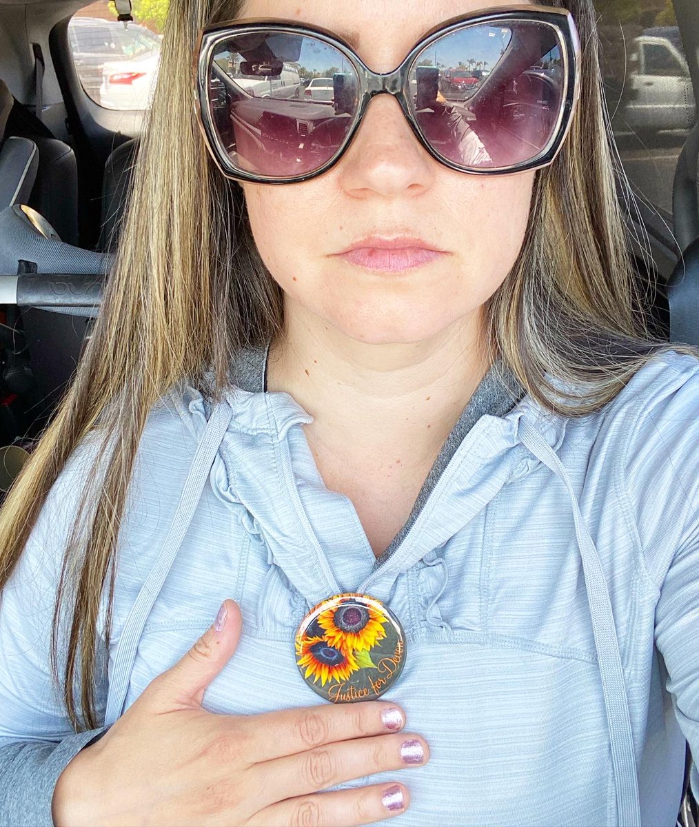 Queenbeejewels's tweet image. This week we hope that her killer will be held accountable for his actions. He not only cut short Devon’s life and ripped out her mother’s heart, but he robbed the rest of us from knowing Devon. This week we say her name, remember Devon, and support Leslie. 
#JusticeforDevon 🌻❤️