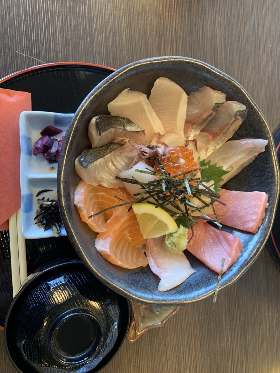 miayo77's tweet photo. 釣りの帰りに最高✨

#つり #うみ https://t.co/8dNjpKr0ks