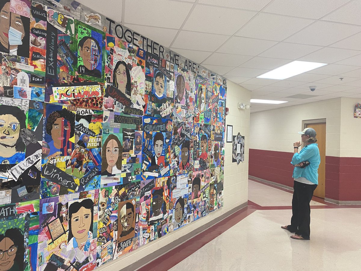 conley4kids's tweet photo. Issa Vibe!! Loved the art showcase @JohnEarlyMMM !! Thank you to the staff members and families for coming out! 🖼 🎨 #outnorth #norfcollaborative @MetroSchools https://t.co/F4sz5xtdFN