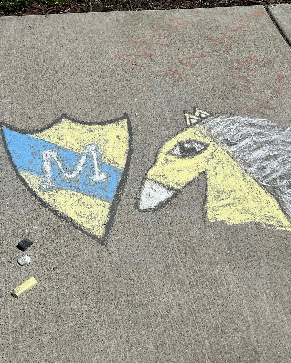 MHSMidtown's tweet photo. NJHS students spent time at lunch chalking our campus sidewalks with cheerful drawings and positive quotes! https://t.co/OdcVcXgyFm
