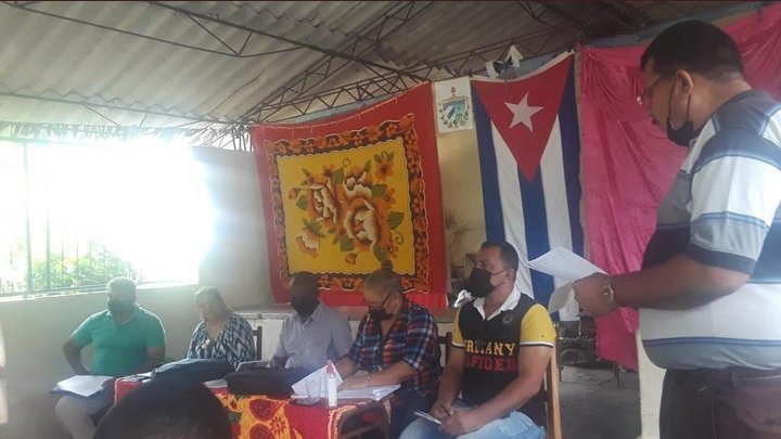 Las autoridades del #GobiernoManzanillo 🇨🇺 efectuaron la visita al Barrio al Consejo Popular Las Novillas. 
📍Más detalles 👇
manzanillo.gob.cu/es/actualidad/… 
@CMzllo  @YordanyFonseca 
#TodoPorMiCiudad