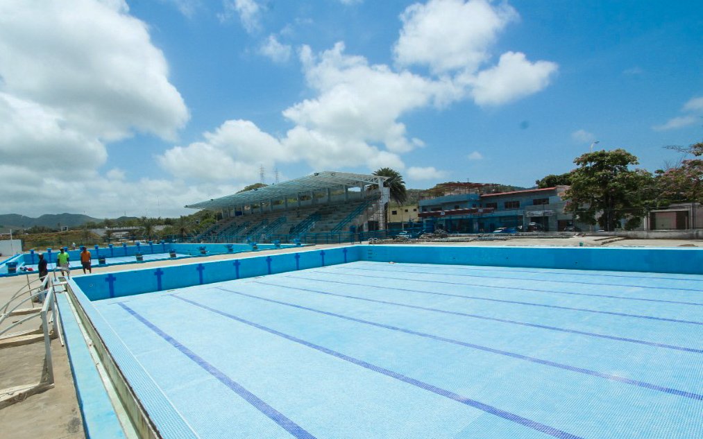 MorelRodriguezA's tweet photo. Así van los trabajos de recuperación y colocación de nuevos equipos en las dos piscinas del complejo de piscinas “Oliver Núñez”, ubicado en Guatamare #García. Una promesa que realizamos y que muy pronto será una realidad para el desarrollo de los deportistas. #NuevaEsparta https://t.co/TWZTEDjt1s
