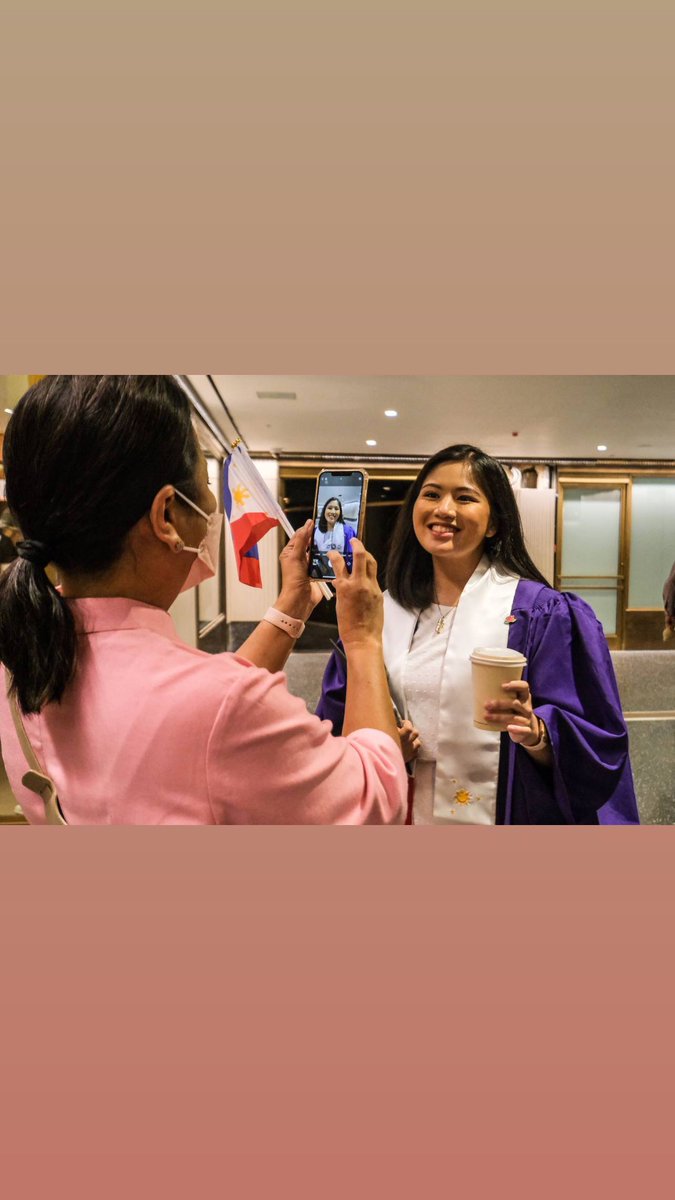 rapplerdotcom's tweet photo. 'STAGE MOTHERING, AS ALWAYS' 🎓

LOOK: VP Leni Robredo posts more photos from the graduation of her youngest daughter, Jillian, on her Instagram stories. Jillian is graduating from New York University with a double degree in mathematics and economics. 📸: lenirobredo/IG https://t.co/GkAbkkdnJk