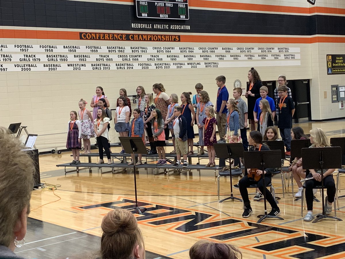 SweereEmma's tweet photo. Enjoyed an awesome concert by the band and choir tonight🎶 #reedsvillesd https://t.co/zs3Aesj7u0