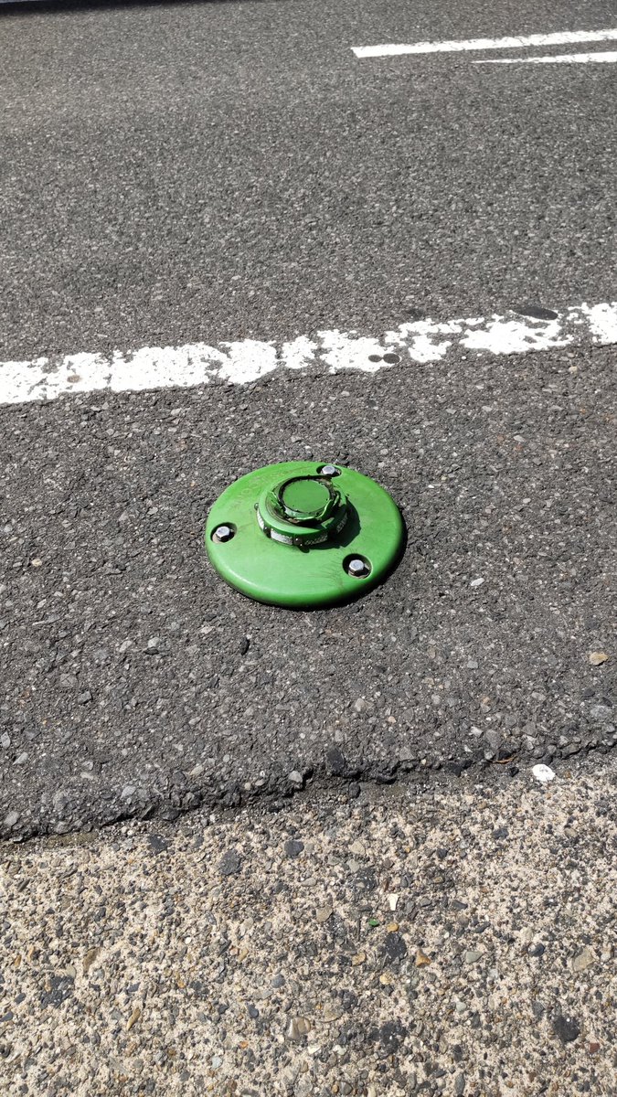 これに気付かず、

顔面からこけた〜🚲

いてててて🤕