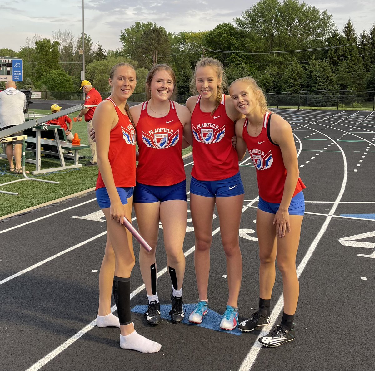 QuakerSports's tweet photo. 4x400 with a new SCHOOL RECORD to advance to the Regionals. What a race! 

Veronica Hargrave, Jenna Whaley, Addi Dockery, and Ellie Stewart. 

4:02.80 https://t.co/JPjECiT3ZA