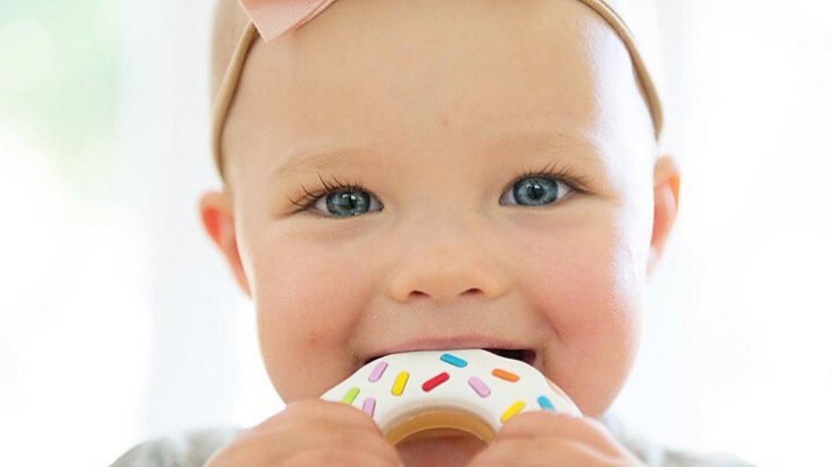 sillichews's tweet photo. Tuesdays are for donuts!  Let our vanilla donut teether bring teething relief to your baby.
#donutteether#donutsforlife #teether #teethingessentials #sillichews #modernbaby #teethingrelief #babiesofinstagram #vanilladonut #siliconeteether https://t.co/ef3wzhTDT7