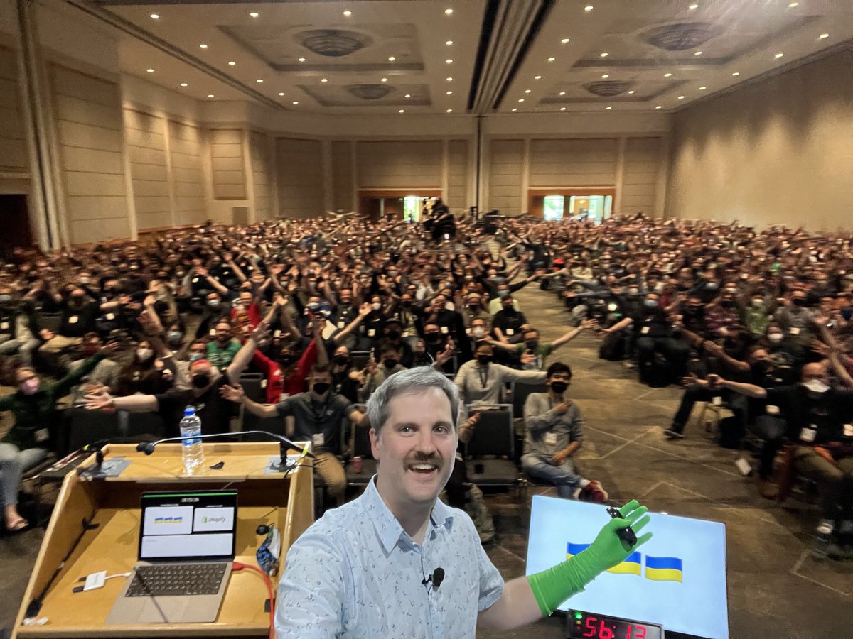 tenderlove's tweet image. RailsConf Friday hug dedicated to the Ruby devs in Ukraine!! #devsforukraine #railsconf