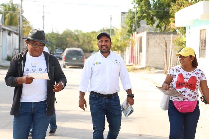 rubentrevinoa's tweet photo. #CaminandoAndo en #Cancún, ¡con toda la actitud para #MejorarEnSerio! Gran día junto a tantas personas que buscan soluciones y que quieren hacer las cosas bien. ¡Con su #Confianza, vamos a ganar! Salgamos este #5DeJunio a votar @confianza_qroo @PANQR @prd_quintanaroo ✌️ https://t.co/ad2ZpGvOw6