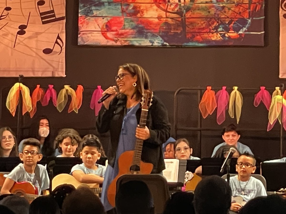 emfeltner's tweet photo. Music on Pointe was definitely a Night to Remember. Everyone left smiling and inspired. Mayra Velez - you are amazing! @LakePointeESTEM @lakeschools https://t.co/VqdnIQzWJN
