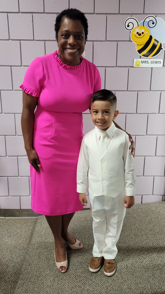 RoarkEarly's tweet photo. Crossover ceremonies @RoarkEarly went well! Six classes crossed over the bridge today ready for Kindergarten and six more will walk tomorrow! #RoarinRoarkKats #ThePlace2🐝 https://t.co/8qeqlQPHAH