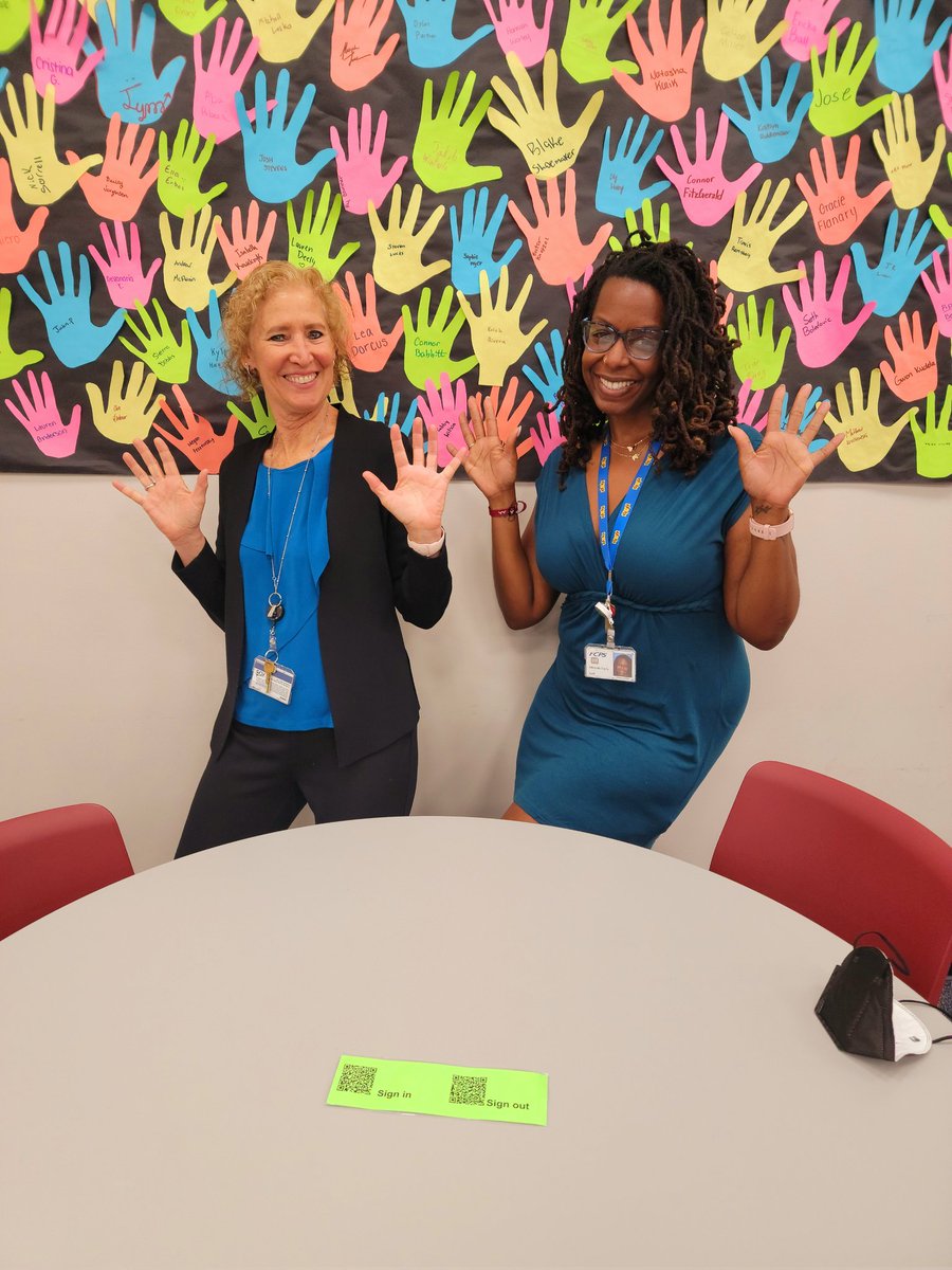 EarlyBiz_WHS's tweet photo. SENIORS! Your advisors are JAZZed about spending one last class day with you! Be sure to return your chromebooks, library books, &amp; anything else along those lines. Don't forget to pick up your cap/gown! You only have 7hrs left in HS. Are you ready?!?! @DrWare_FCPS @MediaDogFCPS https://t.co/kc1YH6QtXs
