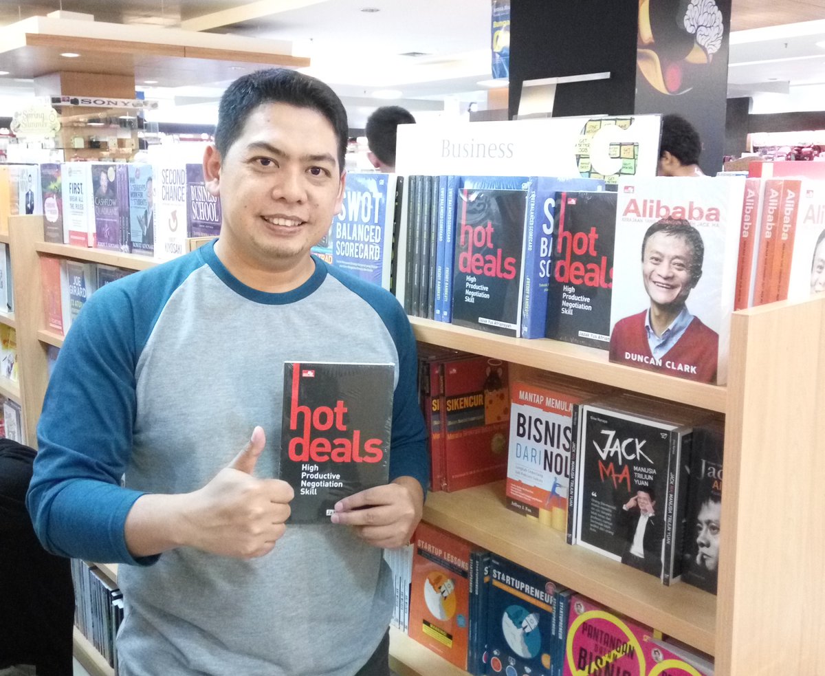 JazakYA's tweet photo. High Productive Negotiations contribute significantly to business success, as they: help you build better relationships deliver lasting quality solutions.
@elexmedia @gramedia
#business #success #negotiationskills #negotiations #negotiationbook #productivenegotiation https://t.co/sD9lMfpSya
