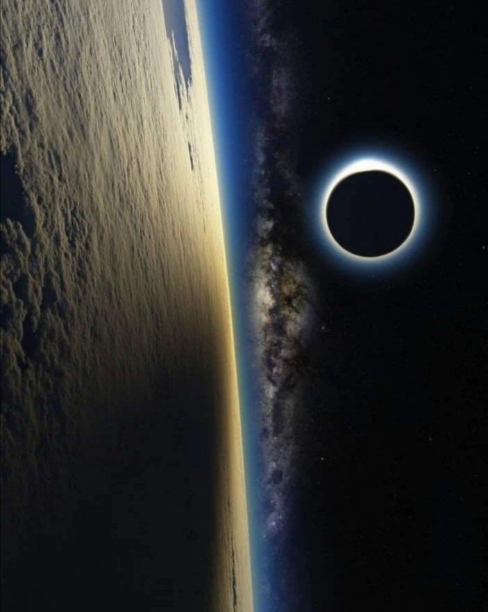 Solar eclipse from space! Taken from <a href="/SpaceX/">SpaceX</a>? <a href="/cz_binance/">CZ 🔶 BNB</a> <a href="/HuobiGlobal/">火币HTX</a> <a href="/elonmusk/">Elon Musk</a>