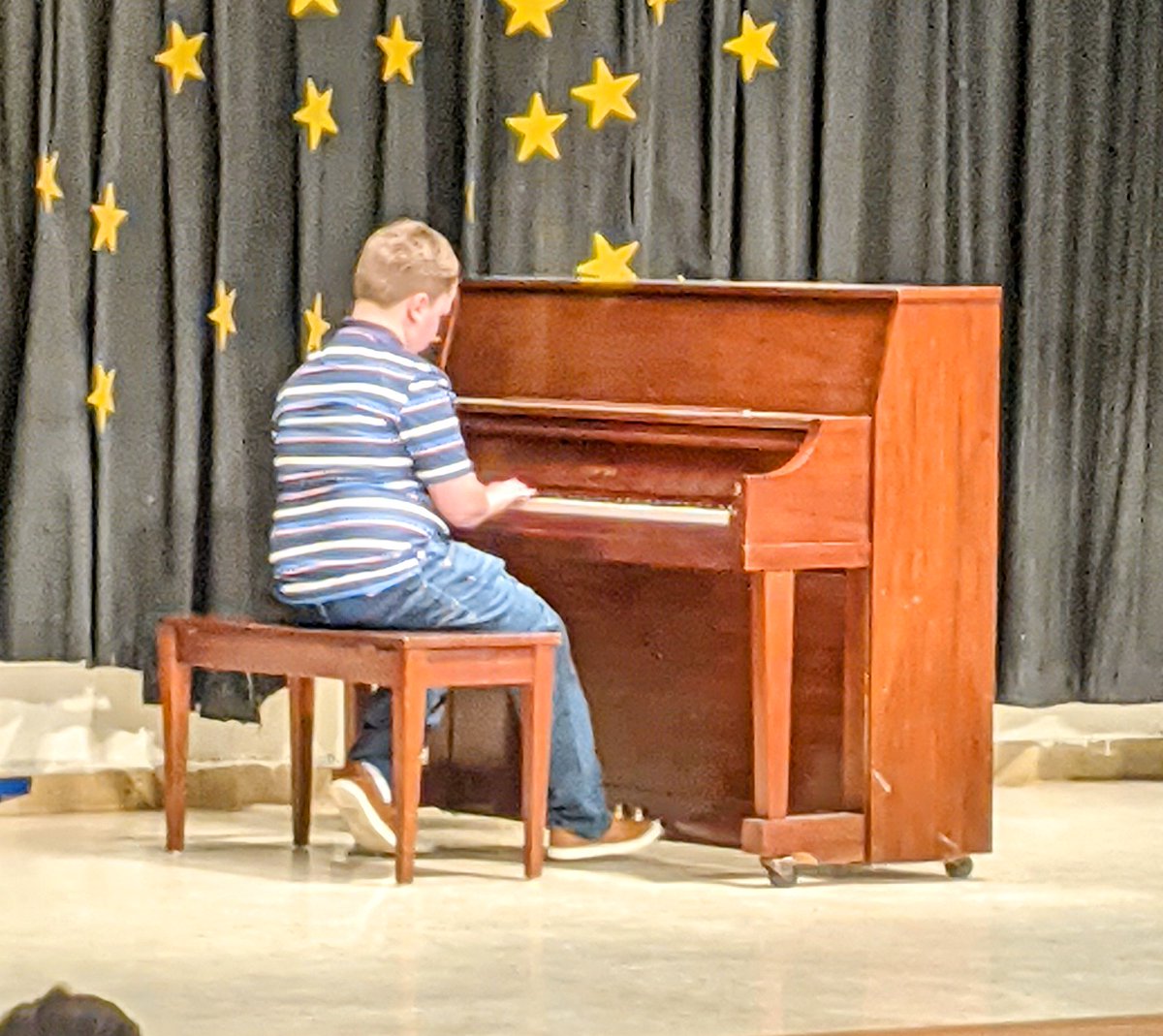 KeruskinPete's tweet image. Happening Now at Trinity South...Amazing Student performers sharing their talents at our Talent Show! What an awesome show! Big Shout Out to our Student performers, stage crew, hosts and the PFC! #trinitypride, #trinitystrong, #trinitysouthrocks @TRINITY_MLUCAS @TrinityAreaSD