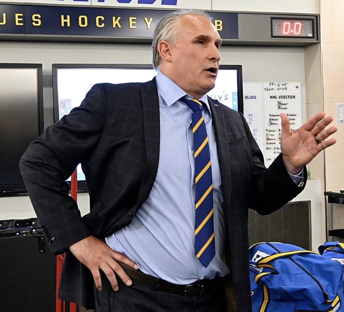 BluesJanitor's tweet photo. Really hope I wasn’t the only one to notice the fact that Chief wore this same tie for game 1, then again for games 4, 5, and 6 of the first round… #AintBroke #DontFixIt #BringItBack 🍀👔 #STLBlues https://t.co/bwrKV5eRHL