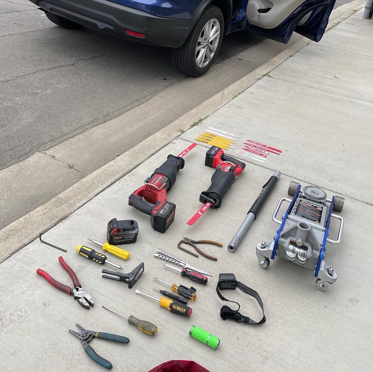 LaVernePD's tweet photo. An observant citizen noticed a suspicious subject looking under a parked Toyota Prius on D St south of Walnut. 

The subject entered another vehicle and drove around the block only to return moments later to location of the Prius…(1/2) https://t.co/xO5RIOg6E7