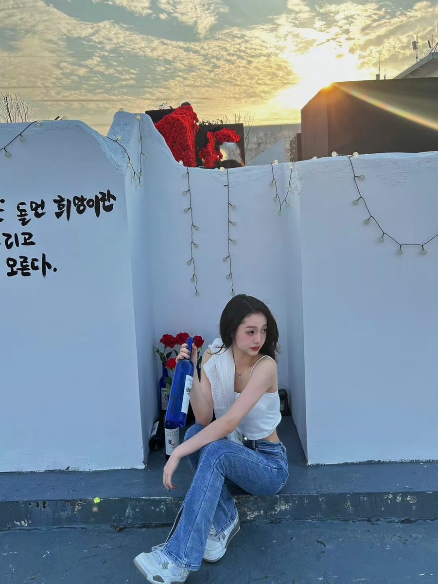 Jimples4's tweet photo. 快趁这里没人～～ #反差 #反差婊 #母狗 #后入 #骚逼 #嫩穴 #淫荡的小穴 #女大学生 #性幻想 #意淫 #去衣 #去衣图 #扒衣 #肉棒 #高潮 #喷水 https://t.co/9h1Z6ILnSS