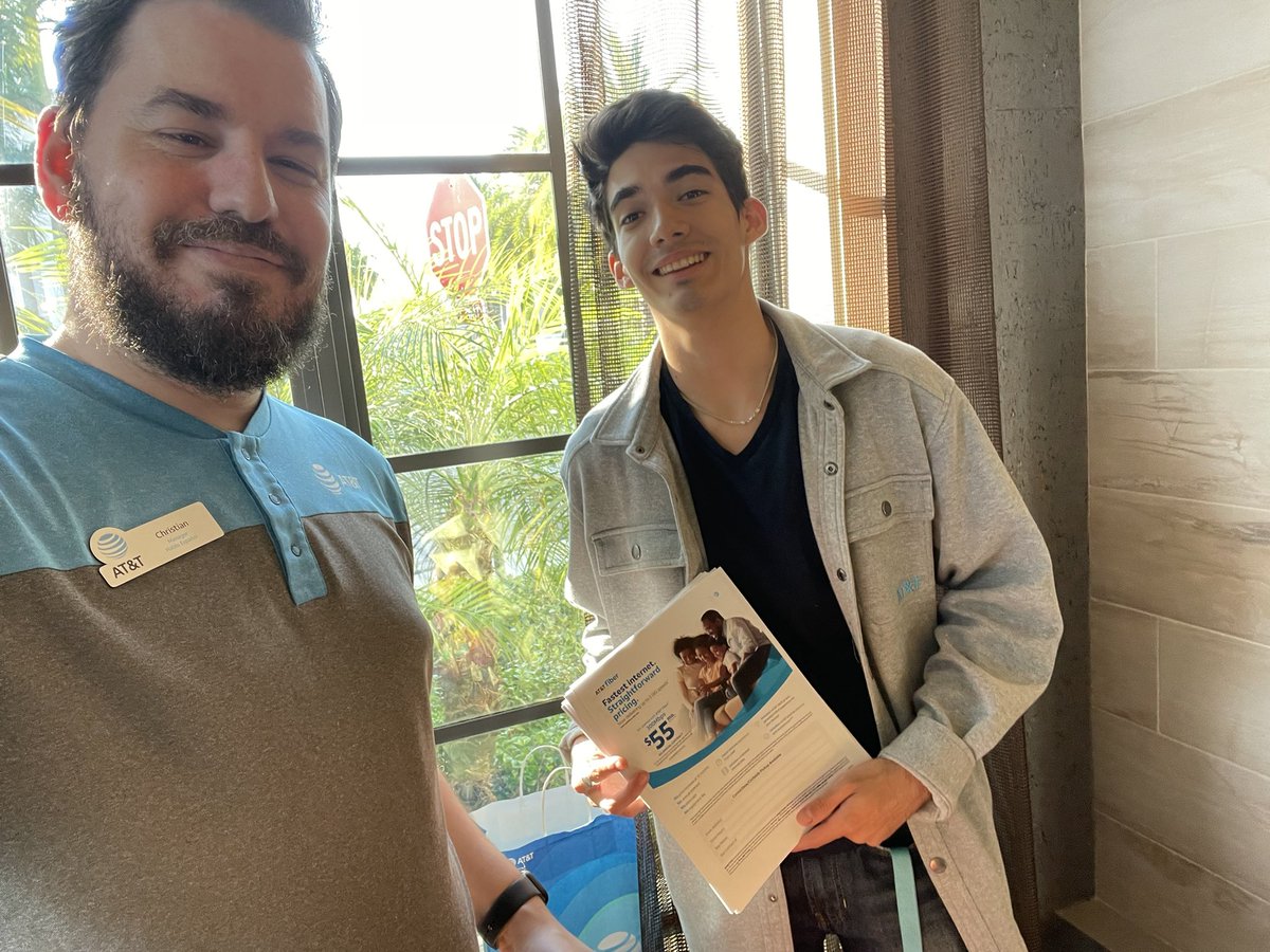 cmene113's tweet photo. Fun event tonight at a Doral Condominium talking about the benefits of AT&amp;T with our USA Doral team!! #SWATsUP @One_FLA @mskathy_p @eniggemann @Ciara_Wills 🔥🔥🔥 https://t.co/21PlVdshNn