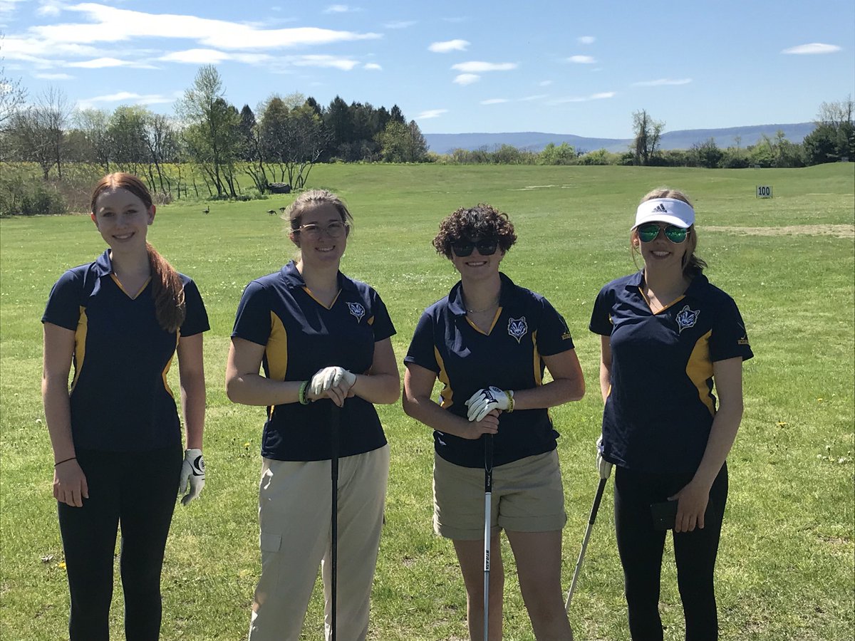 Members of the Varsity Girls Golf ⛳️team have a lot to be proud of! 🏌️‍♀️They’re closing out their season as Division 4 Co- champs with a 
13-1 record. 🏅 Amazing job, Huskies 🔥 ⁦<a href="/HighlandCSD/">Highland CSD</a>⁩ ⁦<a href="/huskynation845/">The Pack</a>⁩