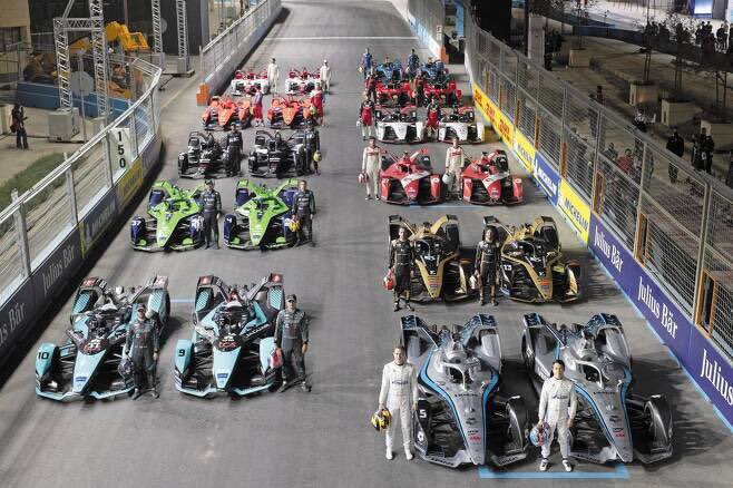 cuttevante's tweet photo. 📄| En un artículo de K-media, informan que la carrera de autos eléctricos más grande del mundo, la Fórmula E (Grand prix) se llevará a cabo en Seúl en agosto de 2022 y se espera que sea el festival más grande de Seúl si se combina con Seoul Festa.

[…] https://t.co/JetQUUluu1