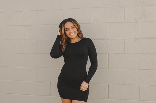 GaileyLane's tweet photo. #graduationmonth #classof2022 #mygirl #4 #jaydendelaney #littleblackdress https://t.co/ZRHfmdRzhe