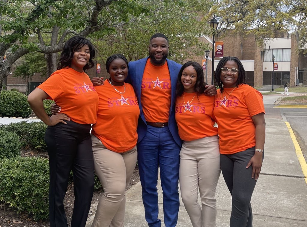 DrArthurDoctor's tweet photo. My first academic year on the Hilltop at @ClaflinUniv1869 was nothing short of amazing. So fortunate to work w/great colleagues and phenomenal students each day. Time flies when you’re making a difference and the work is full of purpose! #ClaflinMagic #OnTheHilltopHigh #CUSTARS https://t.co/kiSIlNzyEW