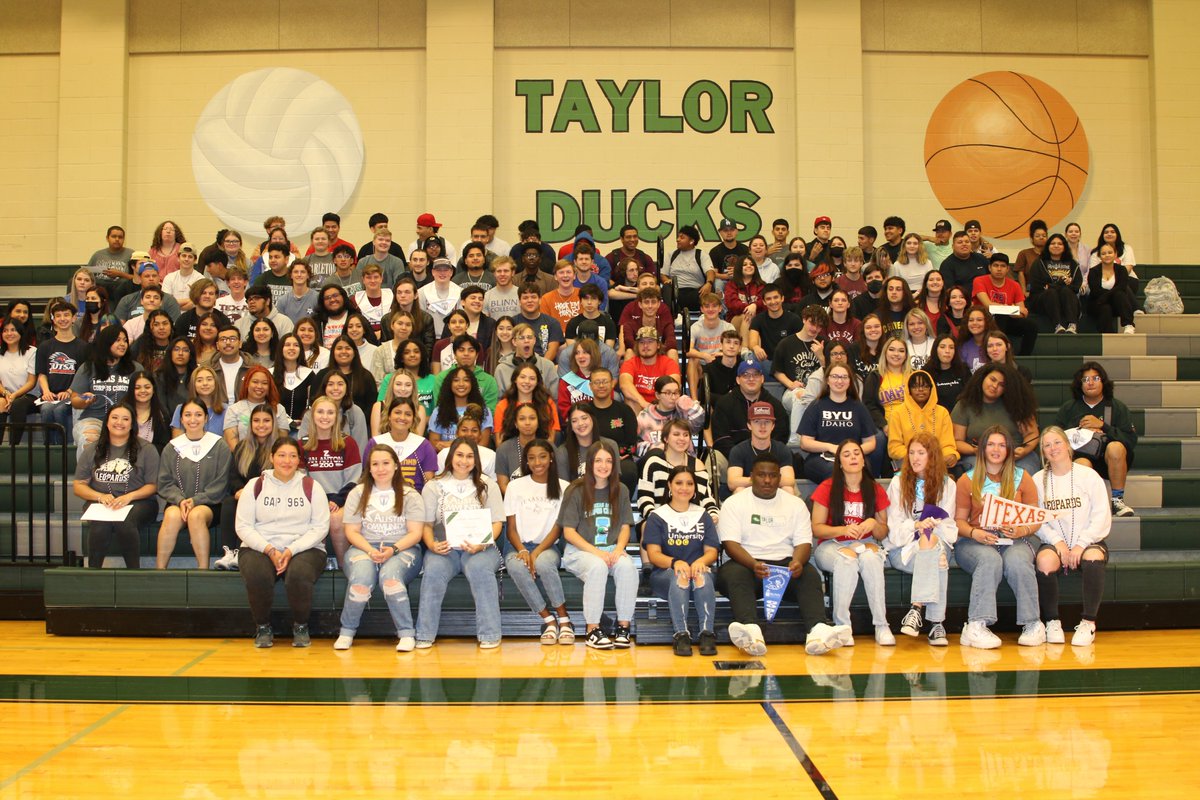 Presenting the Taylor High School Class of 2022!
#onceaduckalwaysaduck #ThisIsTaylorISD