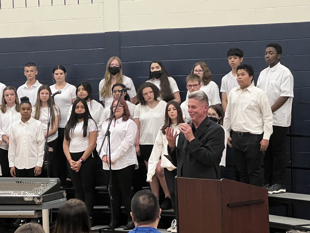 DraudenPanthers's tweet photo. Tim Placher put on his last Choir concert at DPMS after 18 years. In typical fashion a JOB WELL DONE!!!   Thanks for all you have done for your students.  Helping them grow as musicians and people!!! https://t.co/A8pnQBy7Sz