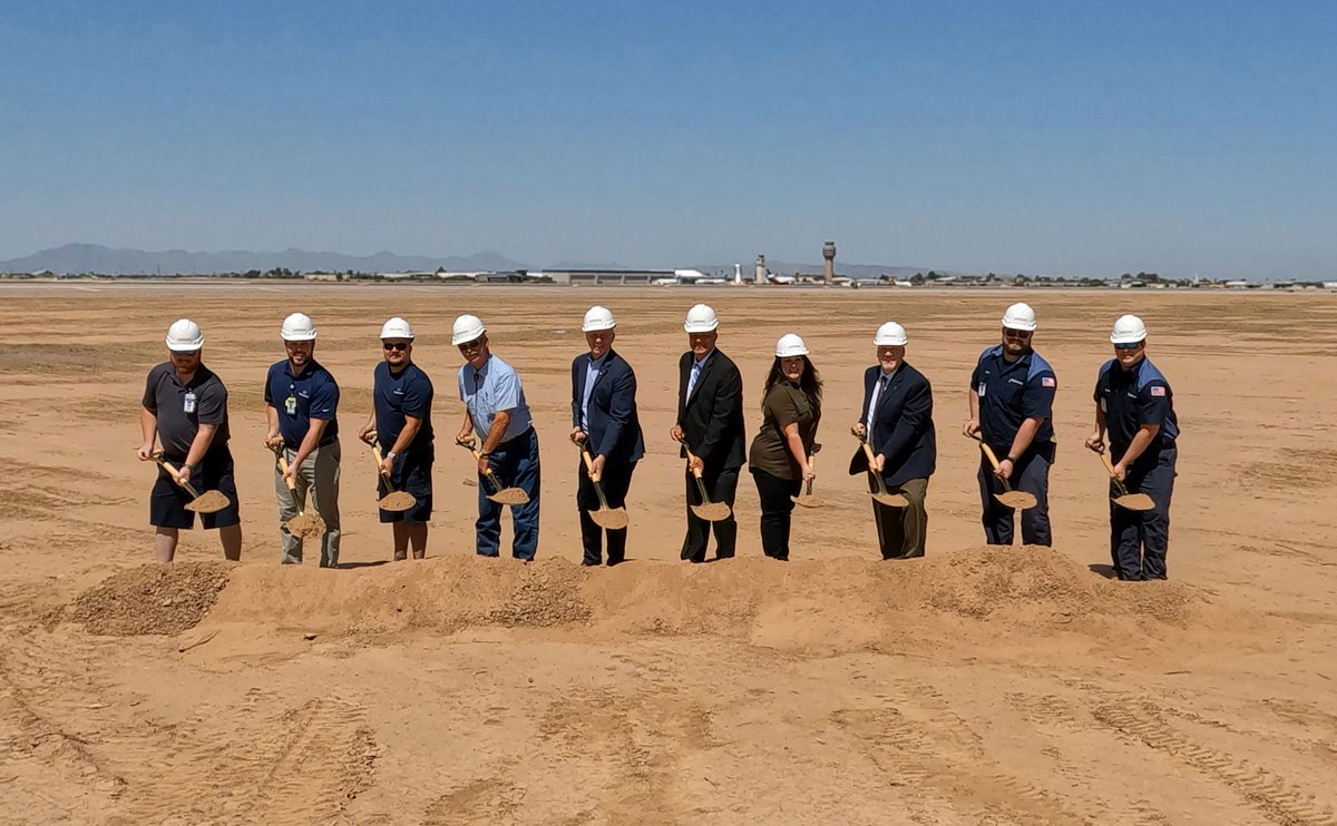 GilbertAZMayor's tweet photo. Earlier today @gatewayairport Board Members, PMGA Exec. Team Members, Gulfstream Leadership &amp; I were happy to weather the heat 🌞 to officially break ground at the site of @GulfstreamAero's unprecedented investment at PMGA. 
#GilbertAZ #GilbertGroundbreaking #GilbertArizona https://t.co/DWZuyzE3Zq