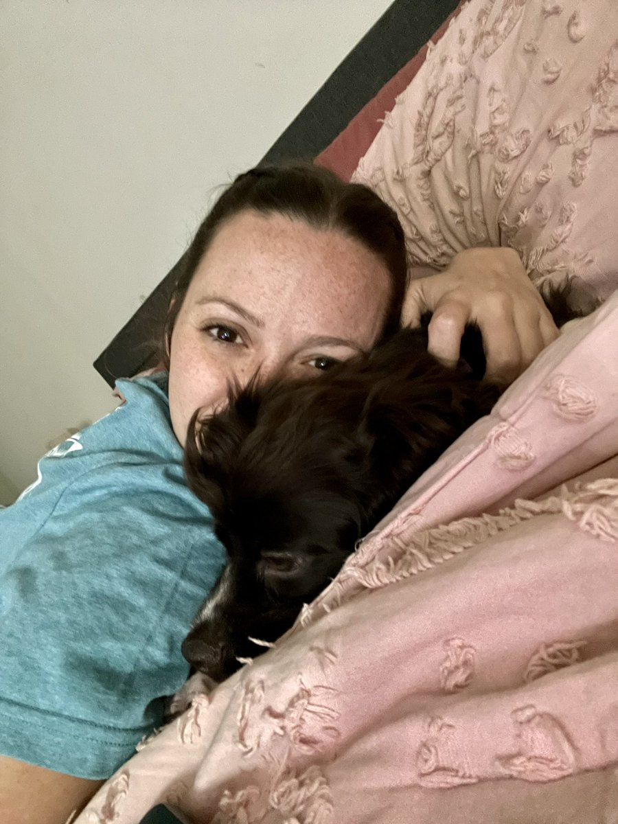 LoganElizabethh's tweet photo. Ending the day with pup cuddles is always the way to go 💕 https://t.co/1jTBgPmHA4