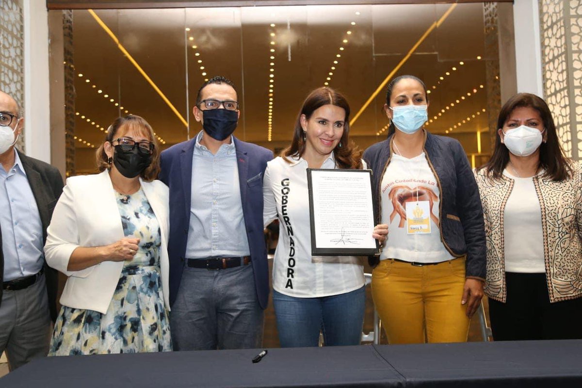FNF_Hidalgo's tweet photo. El día de hoy en conjunto con organizaciones de la sociedad civil, se firma el convenio “La dignidad de la persona humana, la vida, la familia y la paz” 
Agradecemos a la candidata @caroviggiano por su disposición y apoyo para realización de dicho evento. https://t.co/kBVG1pQCu0