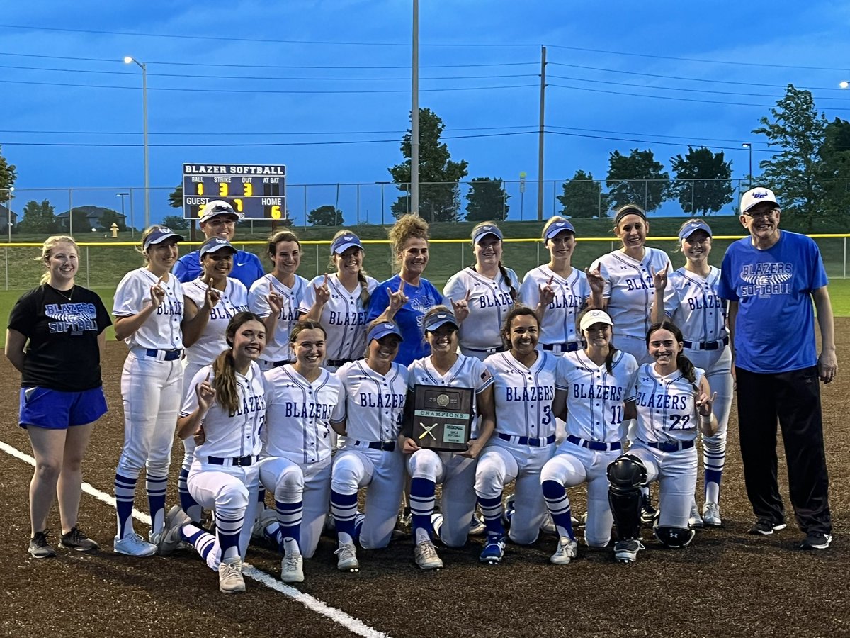 GardnerSoftball's tweet photo. We’re #StateBound!!!!!  #BlazerNation https://t.co/8icpNR2aMT