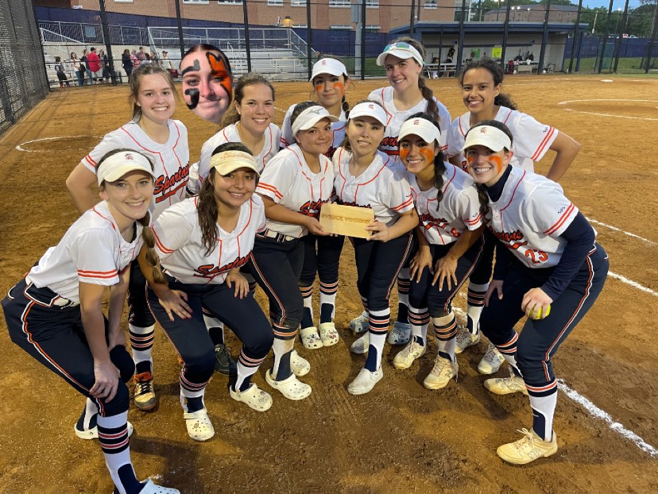 🚢 BOUND‼️BIG WIN OVER WOODSON 12-1 IN SEMIS TO PUT US INTO DISTRICT FINALS 🫡s/o <a href="/katie_swatek/">Katie Swatek</a> for a BIG MAGNUM DONG💣 #togetherwewin #forshoopy #proud