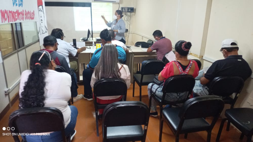 dgei_mppe's tweet photo. #17May Reunión con enlaces municipales de Cultura e Interculturalidad para socializar las actividades del III Momento Pedagógico. @MPPEDUCACION @_LaAvanzadora @WuikelmanAngelP @ElianysPalmar @DGEFDMPPE @CulturaDgc @Falcon_Educa @interculzefal @thebigfran @FormacionZef @DGRPA1 https://t.co/YmtHxxpZlu
