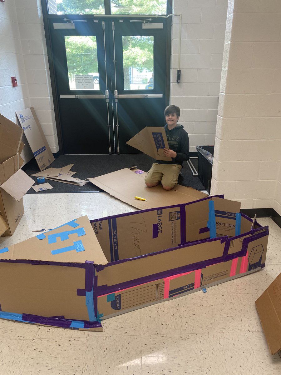 MrsWulfertFHS's tweet photo. Boat Float Day 2!! We saw some awesome designs come to life!! 🛶 https://t.co/3AJMu5muIv