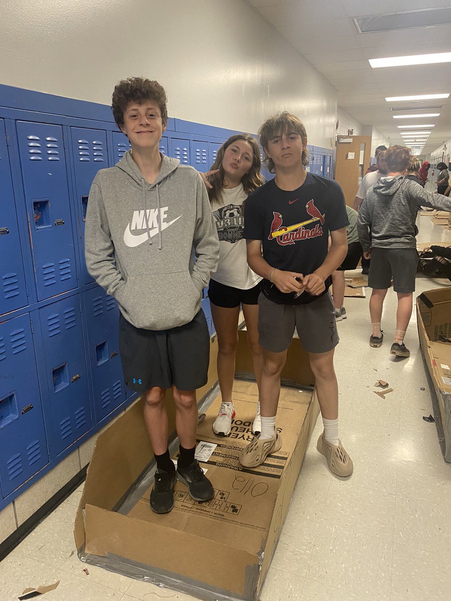 MrsWulfertFHS's tweet photo. Boat Float Day 2!! We saw some awesome designs come to life!! 🛶 https://t.co/3AJMu5muIv