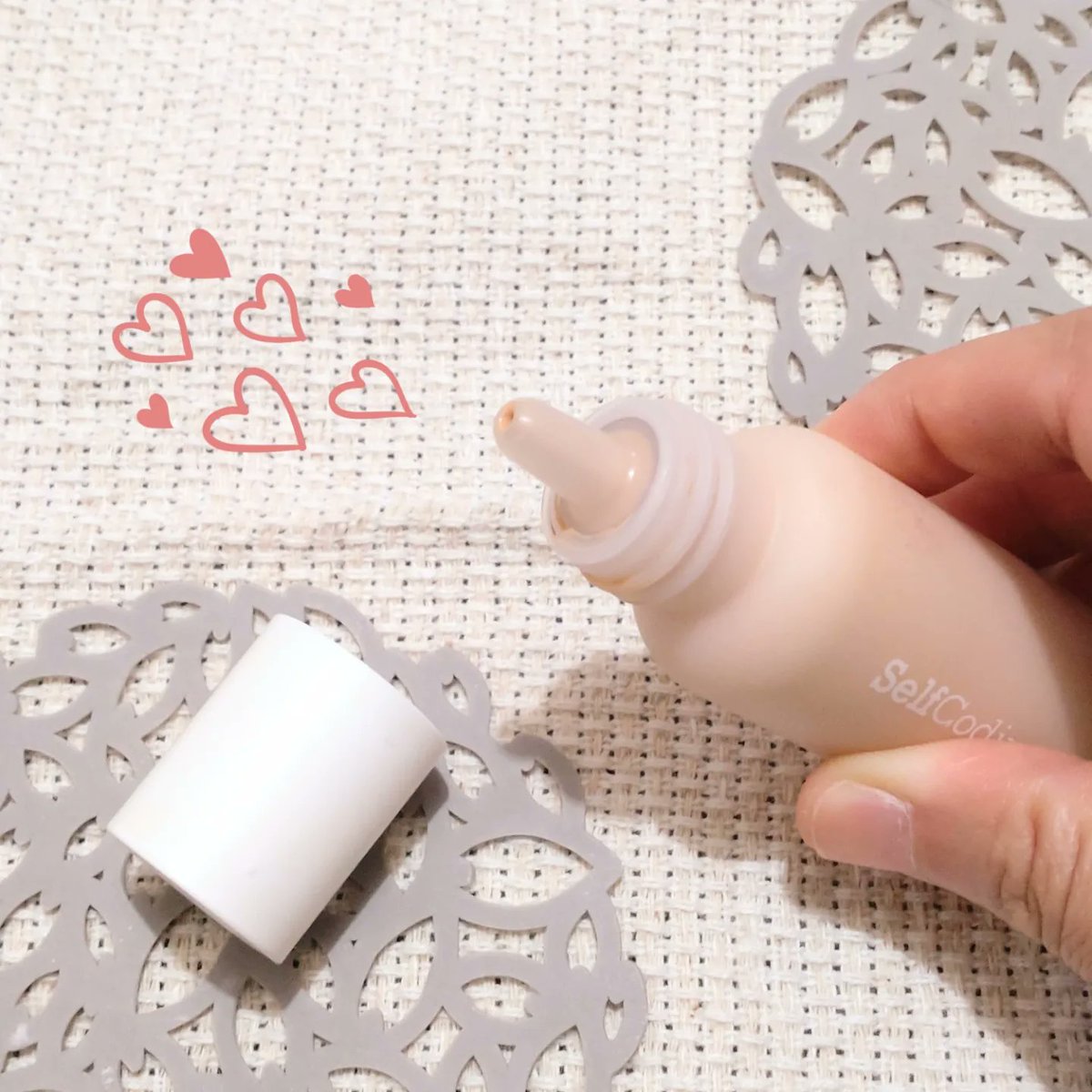 shiyocco's tweet image. 塗り直しは必須
ナチュラルで重たくないしお値段もお手頃(30g/1,560円)
一日経つと表面はサラッとしているけど潤いを閉じ込めたような肌になります
日焼け止め効果は無さそう
#creemare #クリマレ #selfcoding #セルフコーディング #ネバービーザセイム #creemaremonitor #クリマレモニター