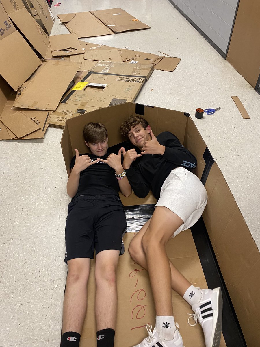 MrsWulfertFHS's tweet photo. More Boat Float Day 2!! 🛶 loving all of their hard work! https://t.co/RdUQPJp3t0