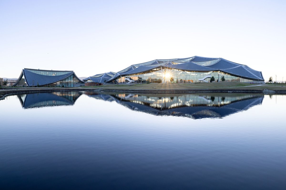 mkaufmann's tweet photo. I am so grateful to get to work with an extraordinary group of smart creative folks at Google, BIG, Heatherwick Studio, HLW, Olin, and many others!
Bay View and Charleston East take green building and workplace design to the next level.
https://t.co/cNwxqlWX5D https://t.co/wttAup1Neu