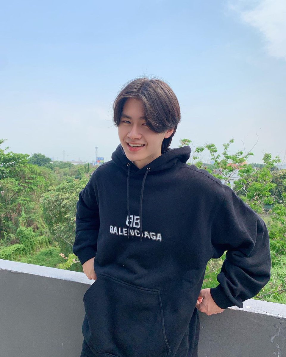 ติดตามน้องตั้งแต่ลงคลิป tiktok ใหม่ ๆ น่ารัก มีเสน่ห์มากจ้า 🎤❤️
.
IG: <a href="/kinkaworn/">𝑲𝒊𝒏𝑭𝒂𝒎 🤍</a>
Thailand 🇹🇭 #cuteboyeverywhere 
.
#kinkaworn #ตกหลุมรักรอบที่ล้าน #นักร้องหล่อบอกต่อด้วย