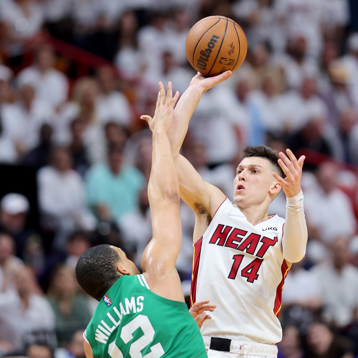 15 points off the bench in the first half for Tyler Herro #HEATCulture #KiaSixth

🏀 15 PTS, 4 REB, 3 AST
