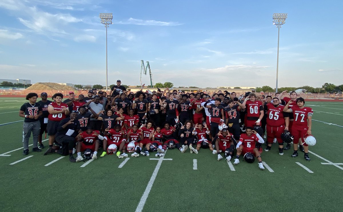 castillo_ac's tweet photo. Our Creekview Mustang Finish up with some #FAST plays on Offense and Defense.  In our RED VS BLACK spring Game!! Thank you to our Creekview parents and Fans for coming out!!  #FAST @CFBISD @CreekviewPrinc @PutterRenee @CreekviewLeads @WarHorseNation @CmsaMustangs https://t.co/QaVCgb564f