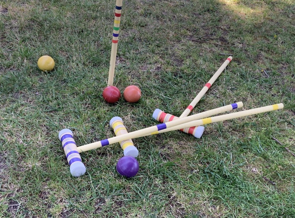 rjmama's tweet photo. I wish I could be in 9th grade again just so I could participate in @MVHS_Mustangs Ms. Kendall’s brand new P.E. Lawn Games unit! Such. A. Blast! Thank you parents for the donations. https://t.co/vUoLfrwtIc